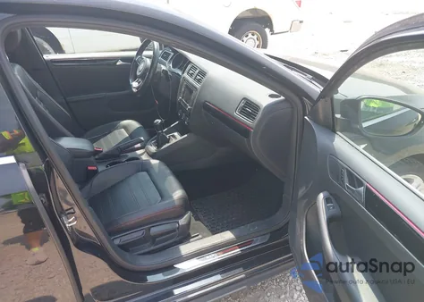 2016 Volkswagen Jetta 2.0T Gli Se z USA, uszkodzony, nr VIN 3VW5S7AJXGM260829